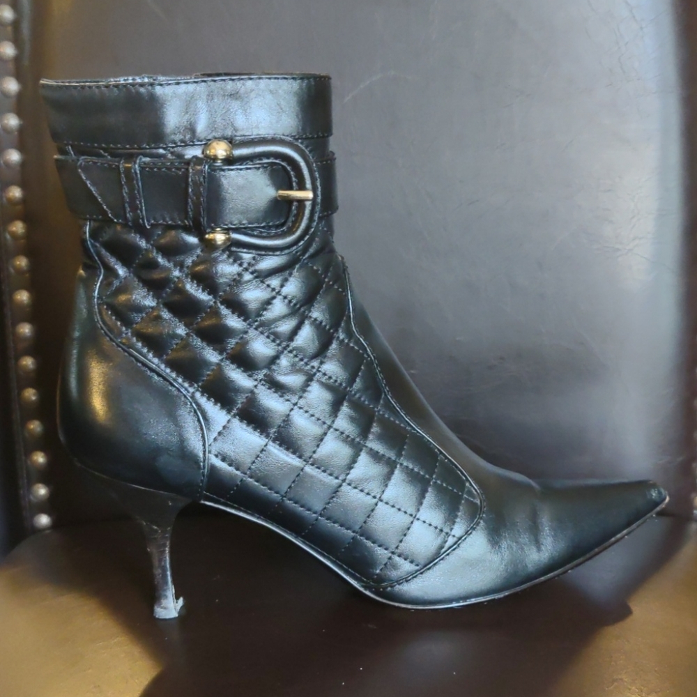 Burberry leather boots